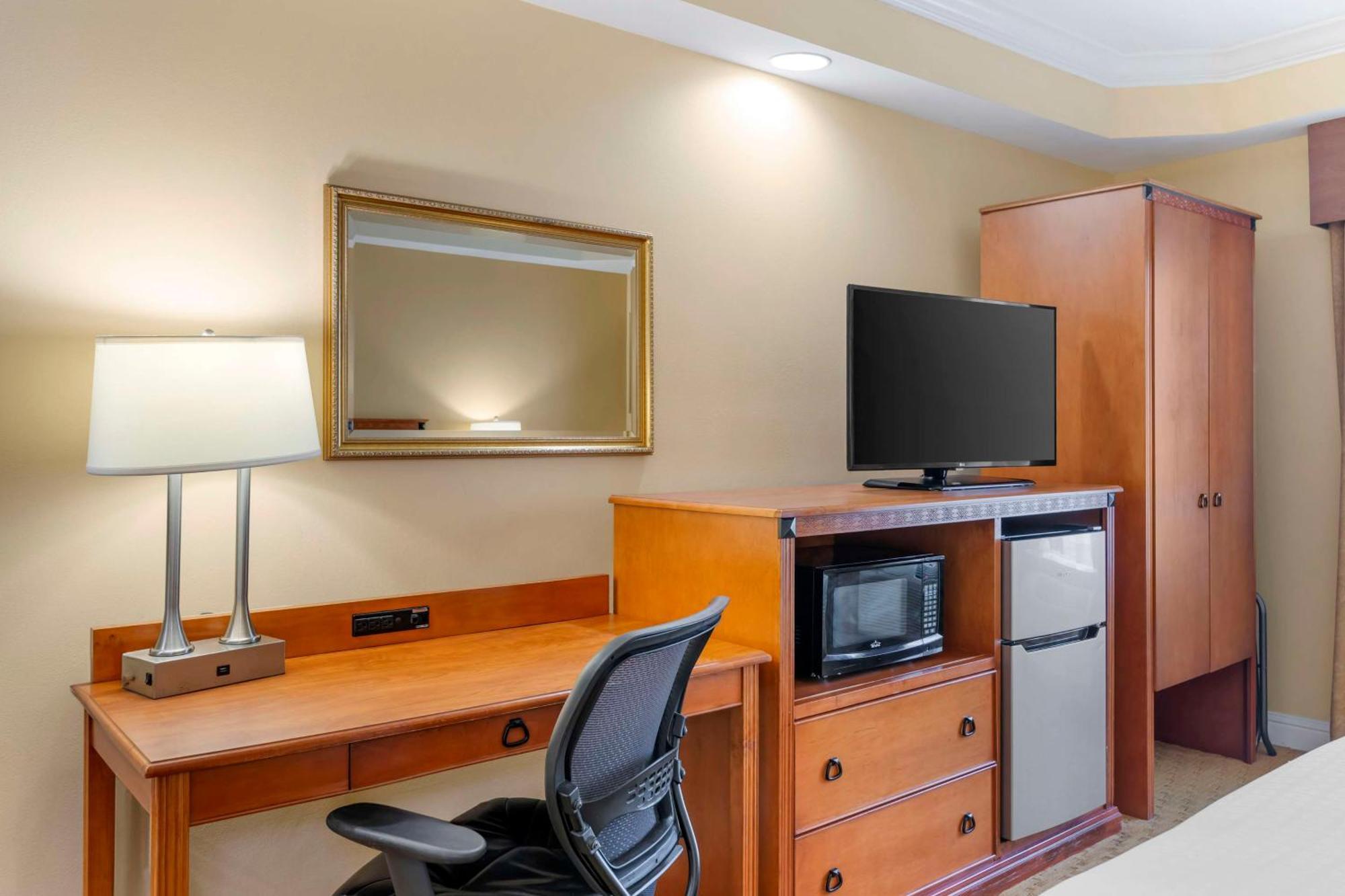 Best Western Plus Kingsland Exterior photo
