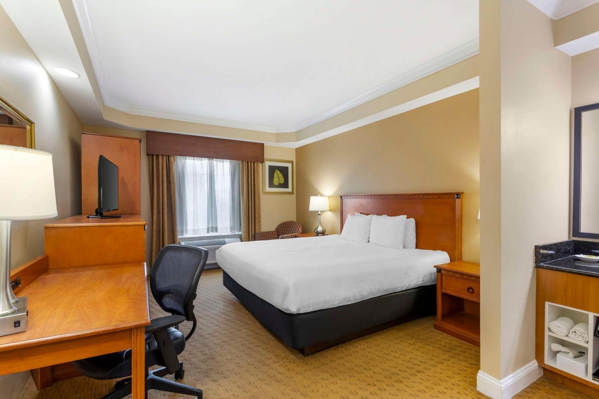 Best Western Plus Kingsland Exterior photo