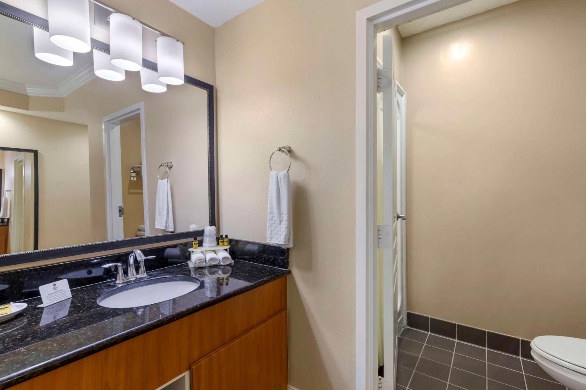 Best Western Plus Kingsland Exterior photo
