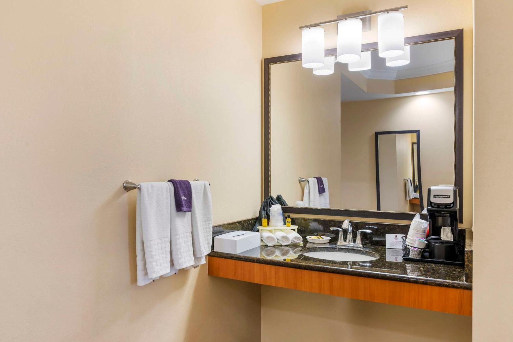 Best Western Plus Kingsland Exterior photo