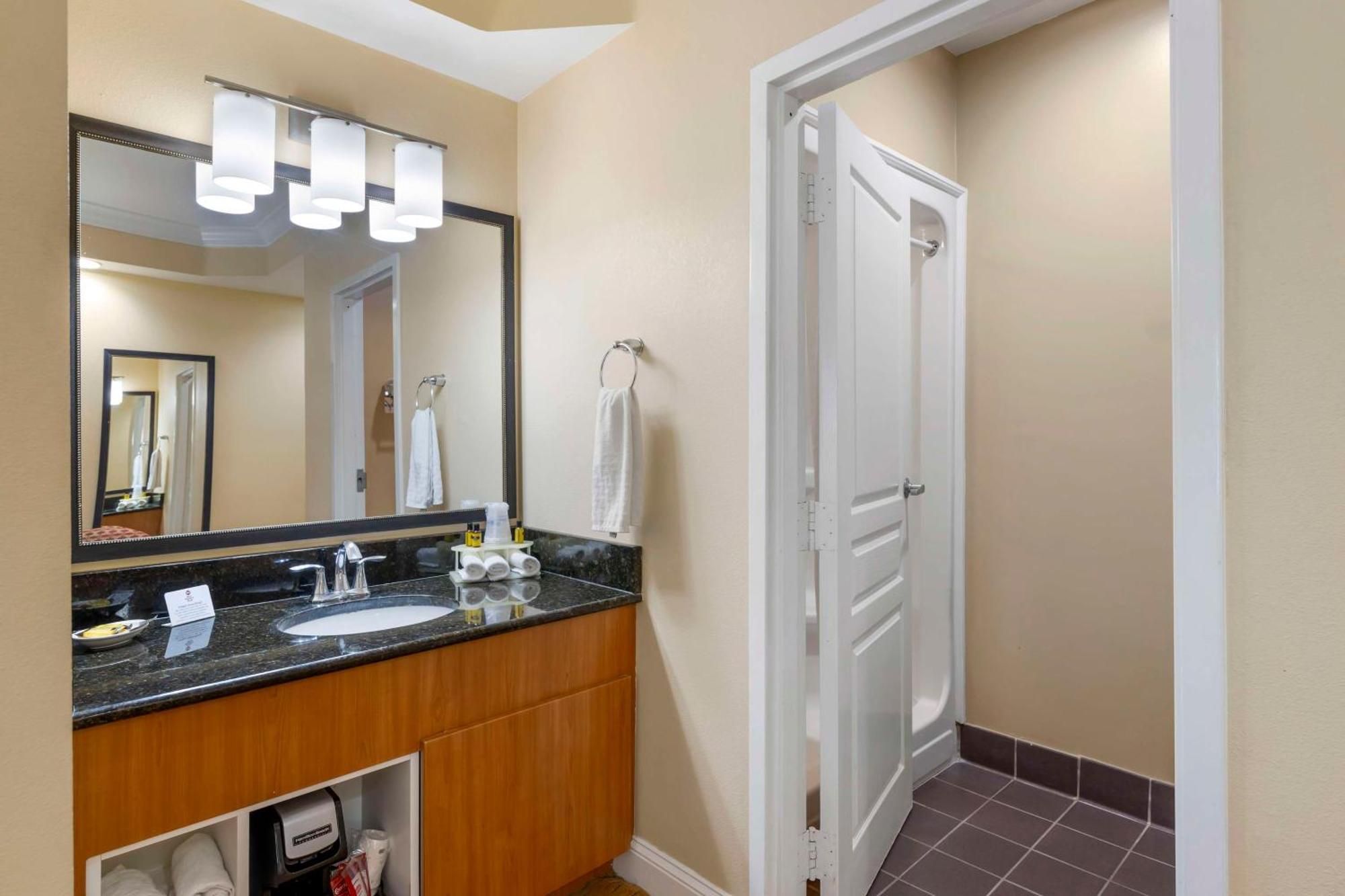 Best Western Plus Kingsland Exterior photo